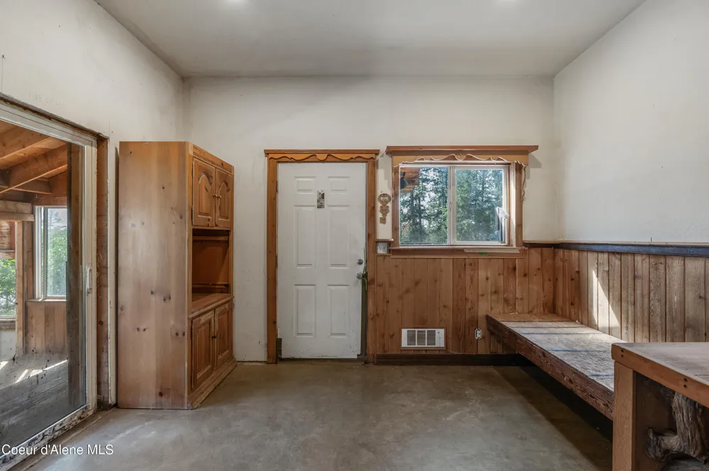 16154 Smith Avenue Hauser, ID 83854