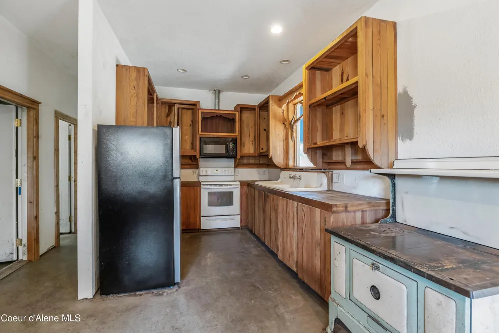 16154 Smith Avenue Hauser, ID 83854