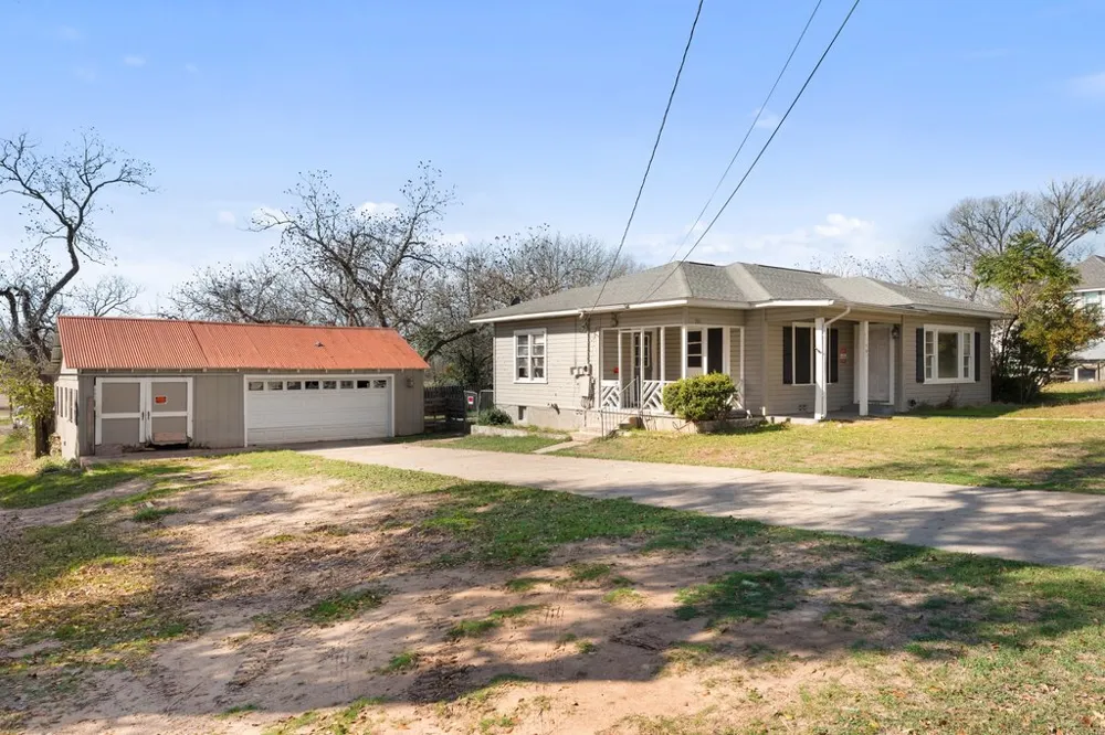 701 Washington Street La Grange, TX 78945