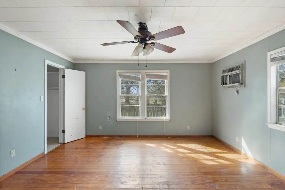 701 Washington Street La Grange, TX 78945