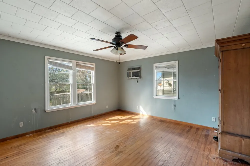 701 Washington Street La Grange, TX 78945