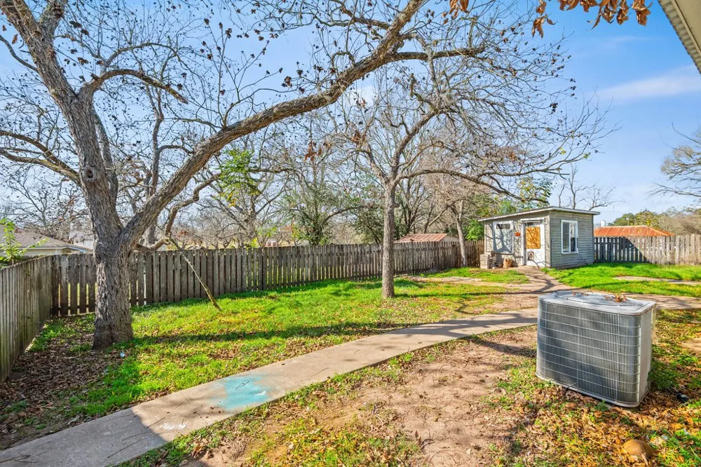 701 Washington Street La Grange, TX 78945