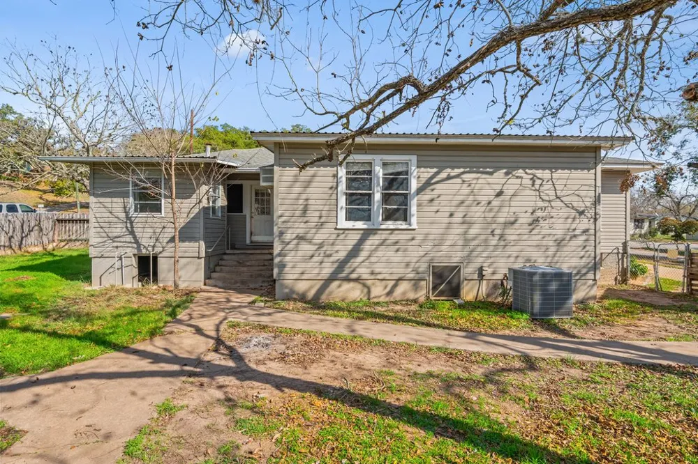 701 Washington Street La Grange, TX 78945