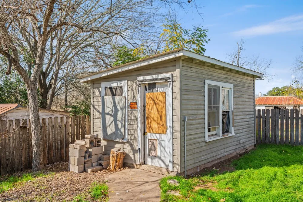 701 Washington Street La Grange, TX 78945