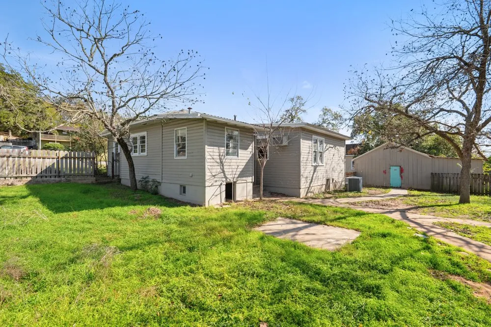 701 Washington Street La Grange, TX 78945