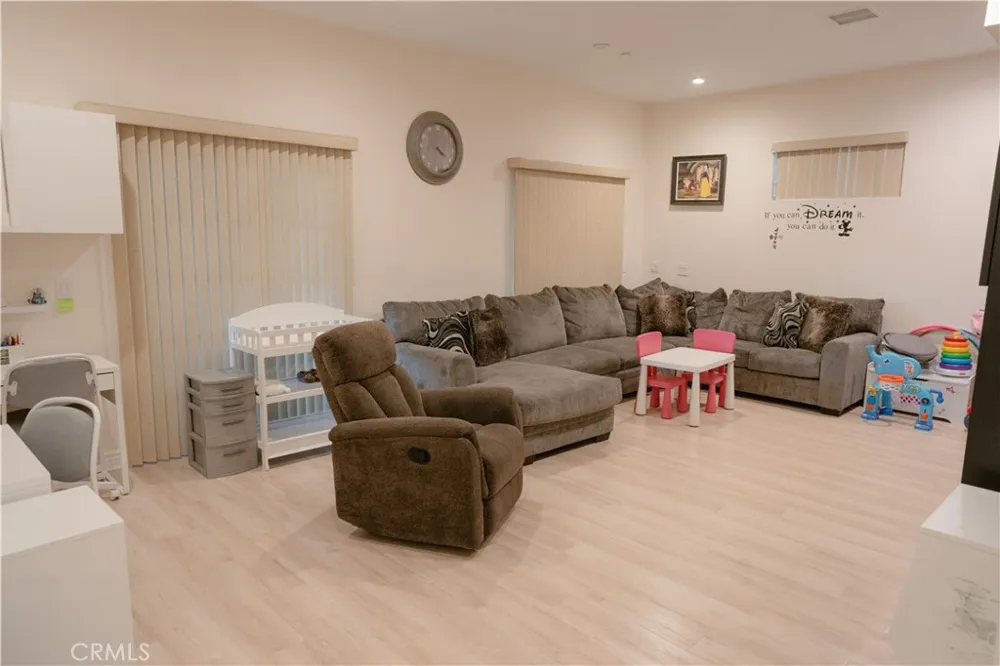 1135 E Verdugo Avenue Burbank, CA 91501
