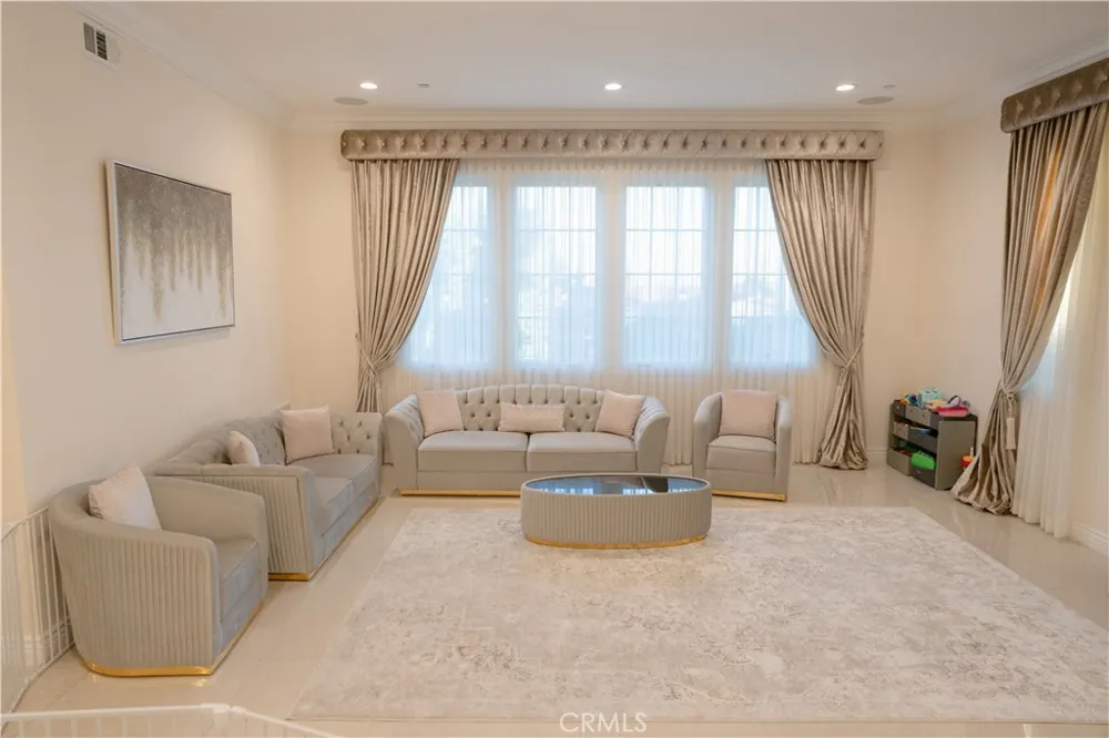 1135 E Verdugo Avenue Burbank, CA 91501