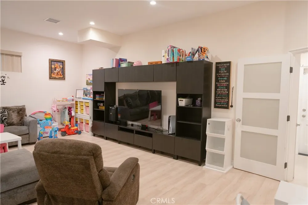 1135 E Verdugo Avenue Burbank, CA 91501