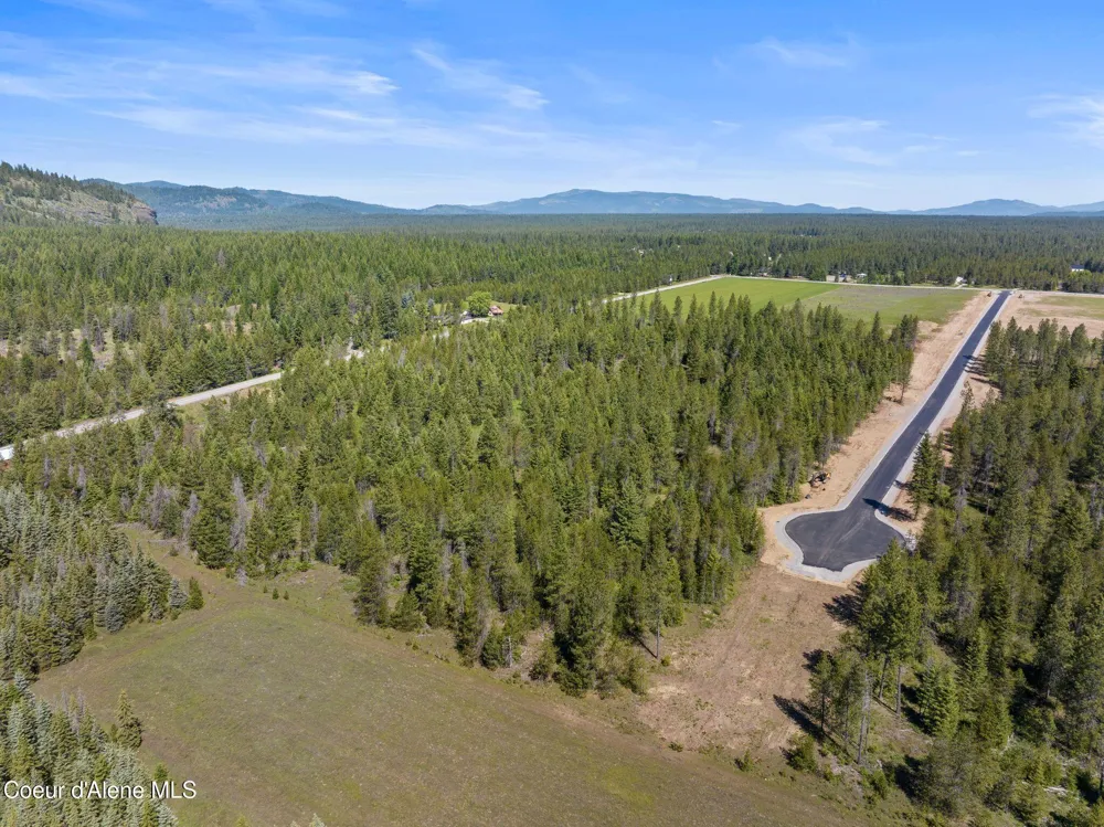 5 Ellington Court Athol, ID 83801