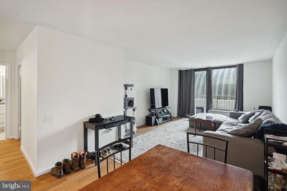 1420 LOCUST STREET #8O Philadelphia, PA 19102