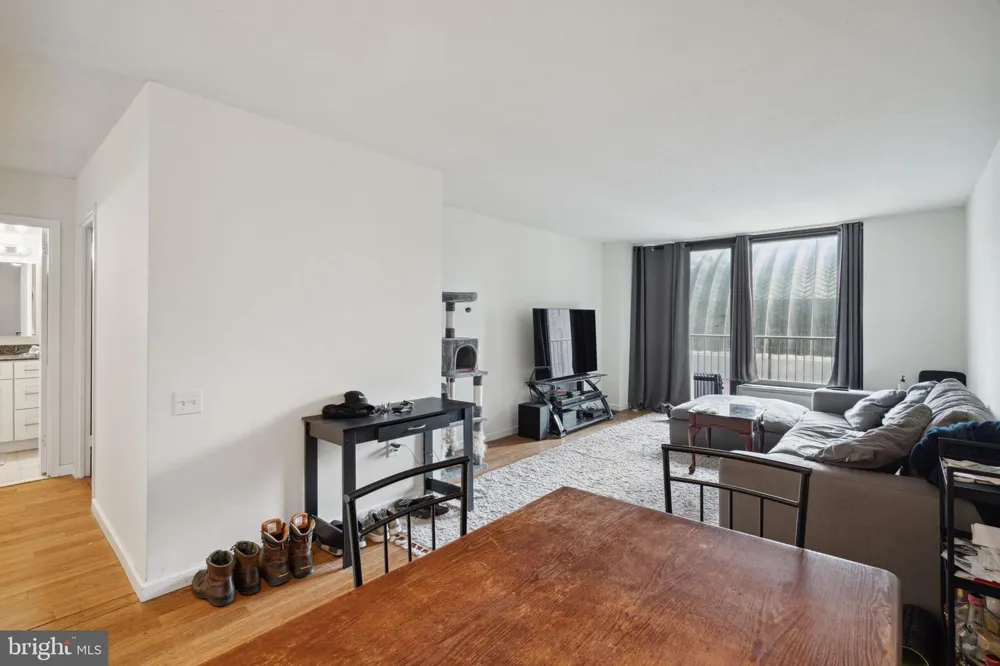 1420 LOCUST STREET #8O Philadelphia, PA 19102