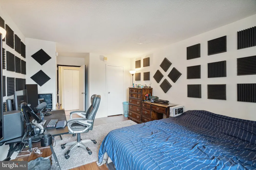 1420 LOCUST STREET #8O Philadelphia, PA 19102