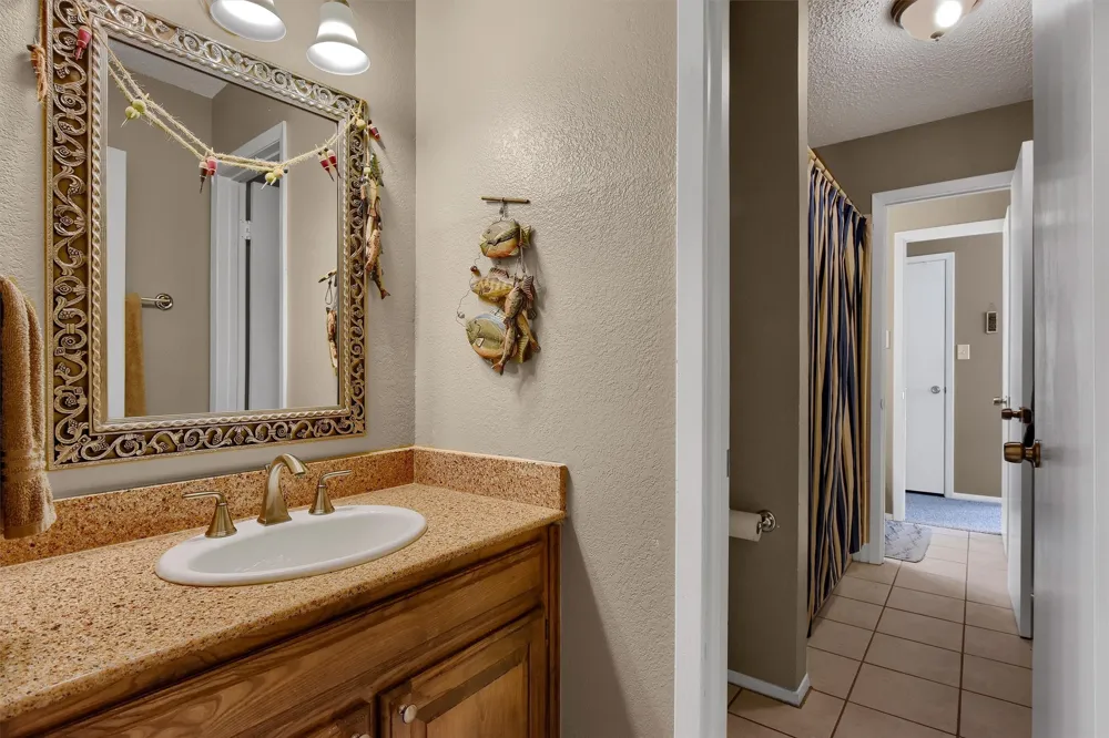 1214 Kiowa Drive E Lake Kiowa, TX 76240