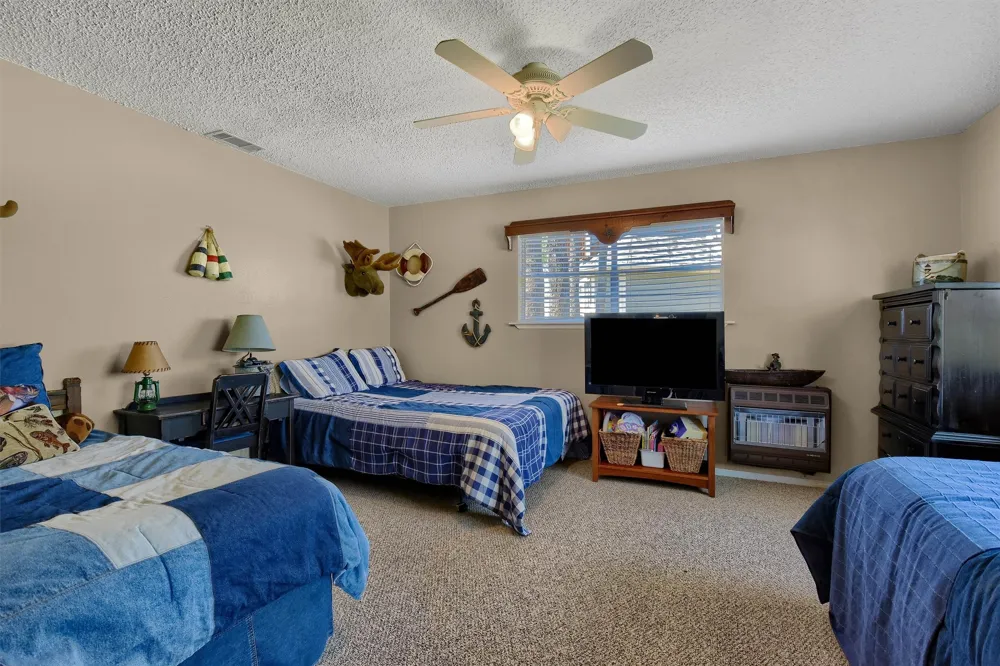 1214 Kiowa Drive E Lake Kiowa, TX 76240