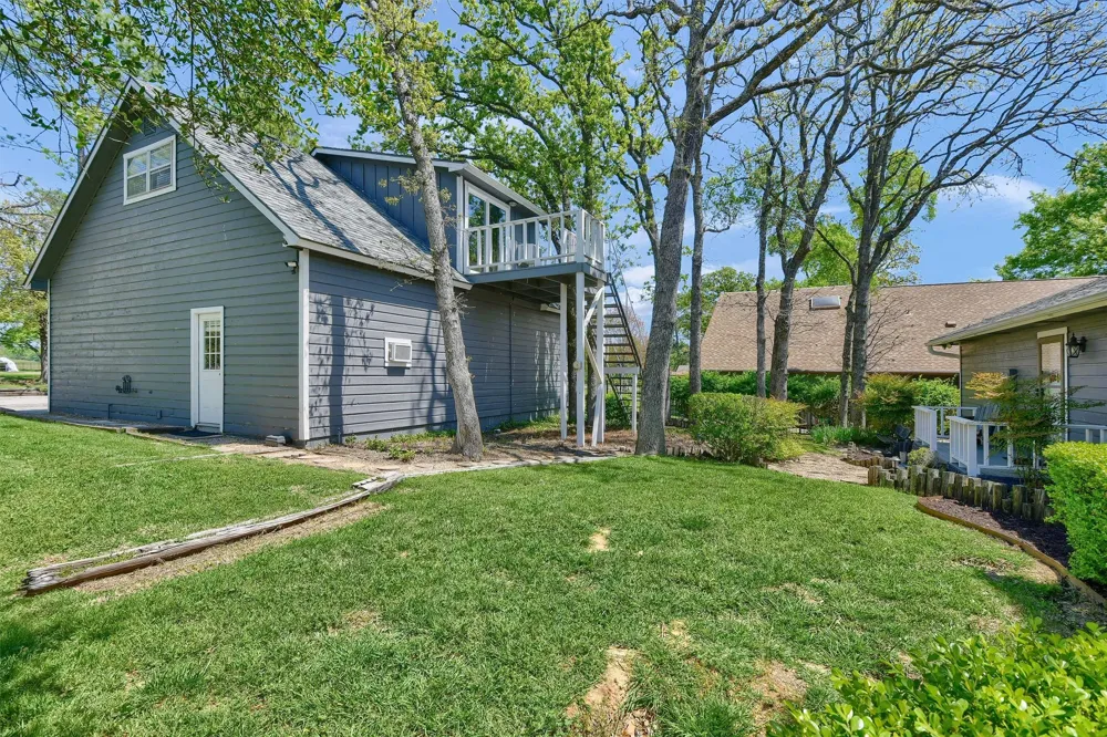 1214 Kiowa Drive E Lake Kiowa, TX 76240