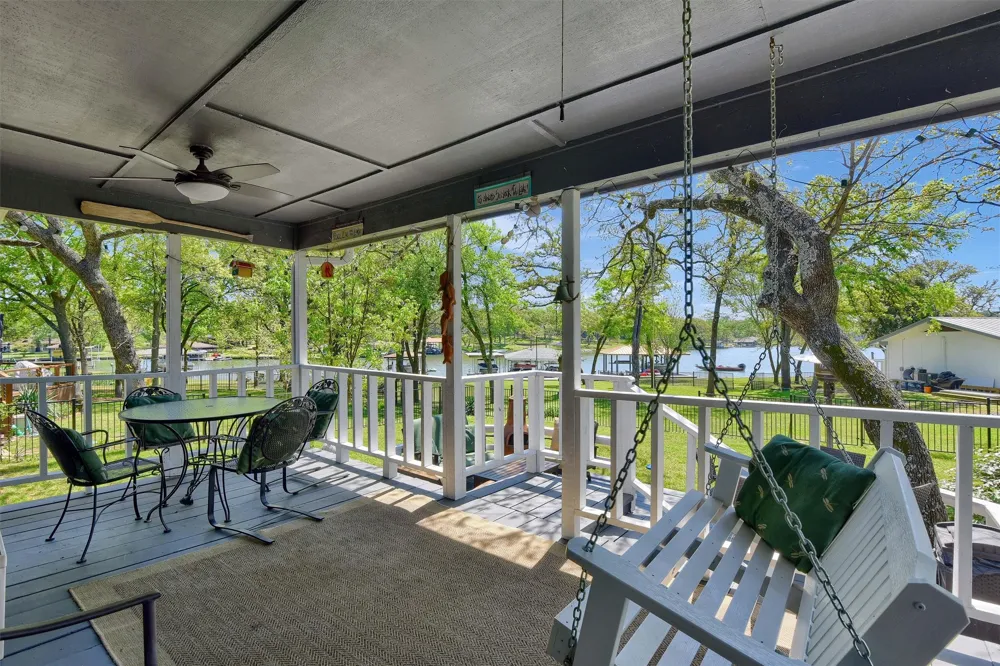 1214 Kiowa Drive E Lake Kiowa, TX 76240
