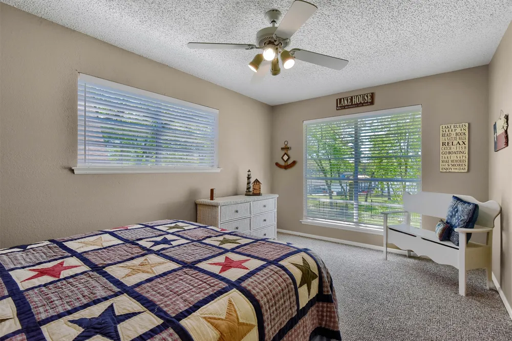1214 Kiowa Drive E Lake Kiowa, TX 76240