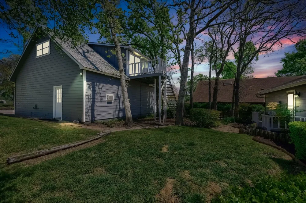 1214 Kiowa Drive E Lake Kiowa, TX 76240