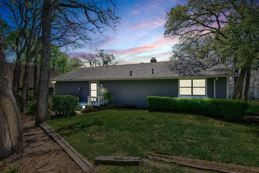 1214 Kiowa Drive E Lake Kiowa, TX 76240