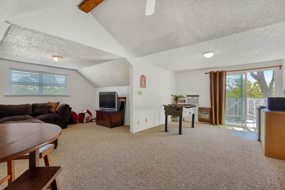 1214 Kiowa Drive E Lake Kiowa, TX 76240