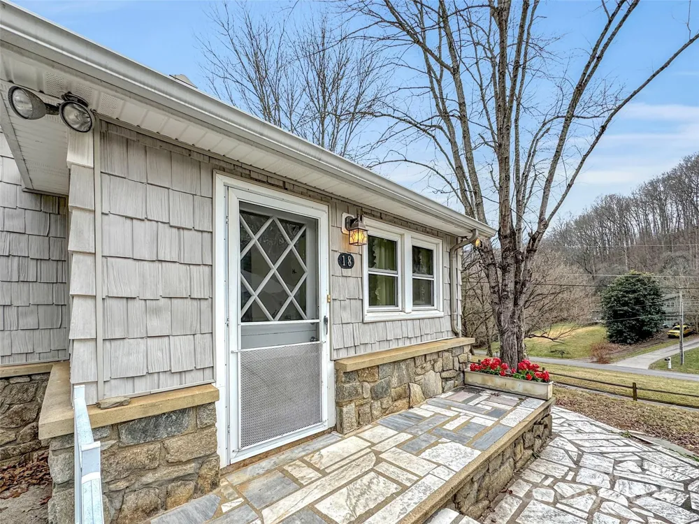 18 & 44 Sierra Point Waynesville, NC 28786
