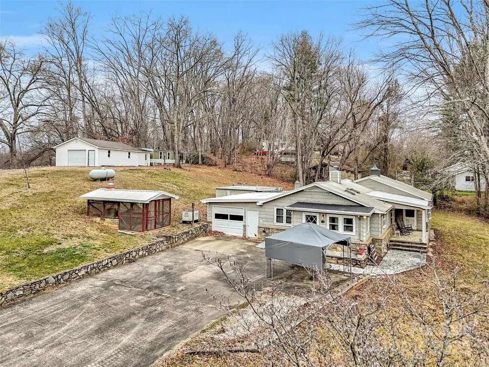 18 & 44 Sierra Point Waynesville, NC 28786