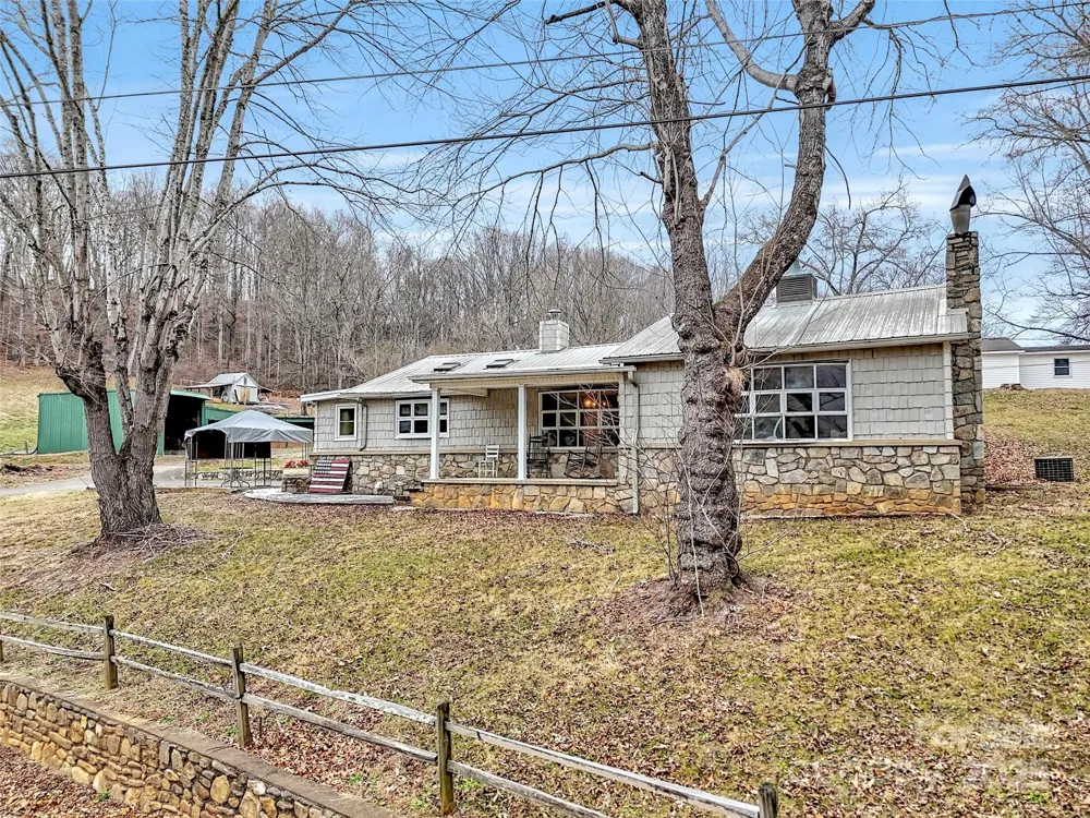 18 & 44 Sierra Point Waynesville, NC 28786