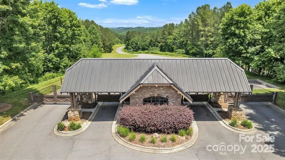 584 E Settings Boulevard NW #267 Valdese, NC 28690