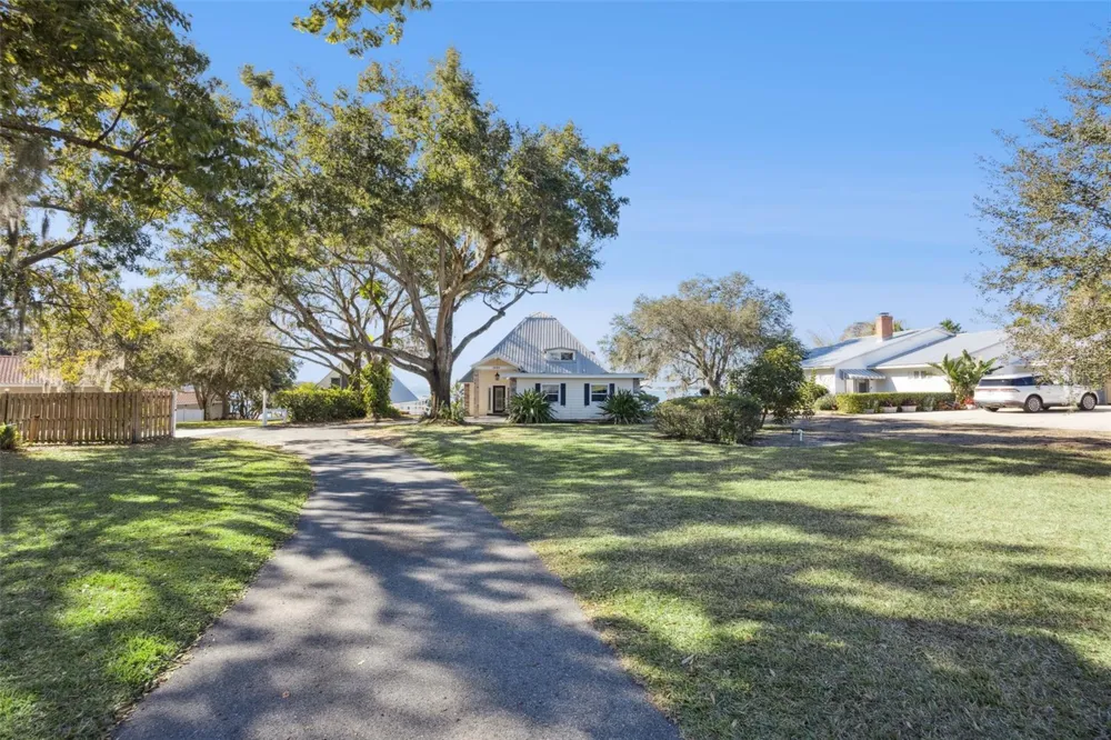 1280 CROOKED LAKE DRIVE Babson Park, FL 33827