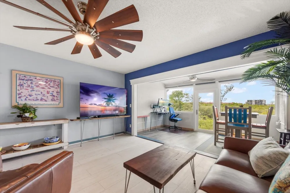 9434 TARA CAY COURT #25 Seminole, FL 33776