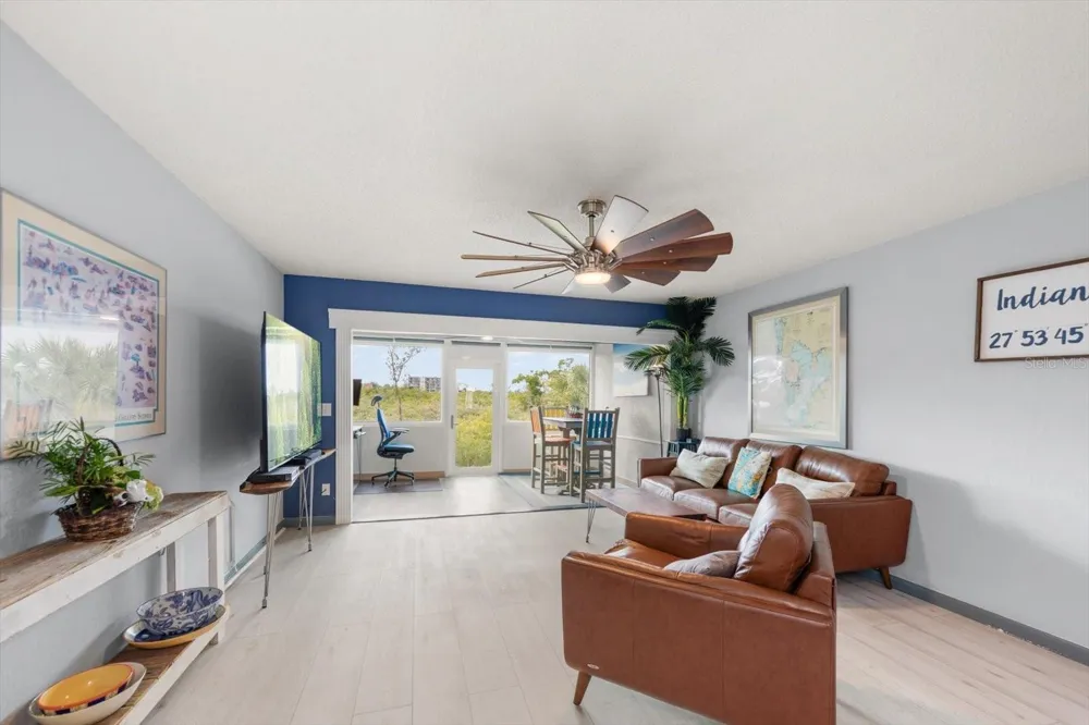 9434 TARA CAY COURT #25 Seminole, FL 33776