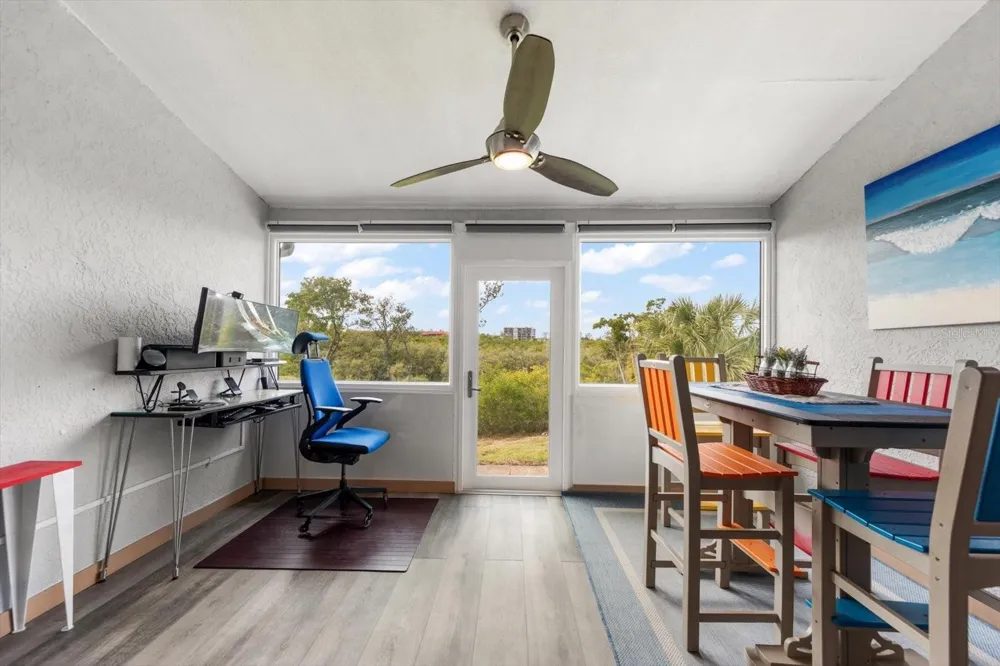 9434 TARA CAY COURT #25 Seminole, FL 33776