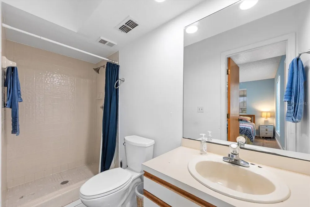 9434 TARA CAY COURT #25 Seminole, FL 33776