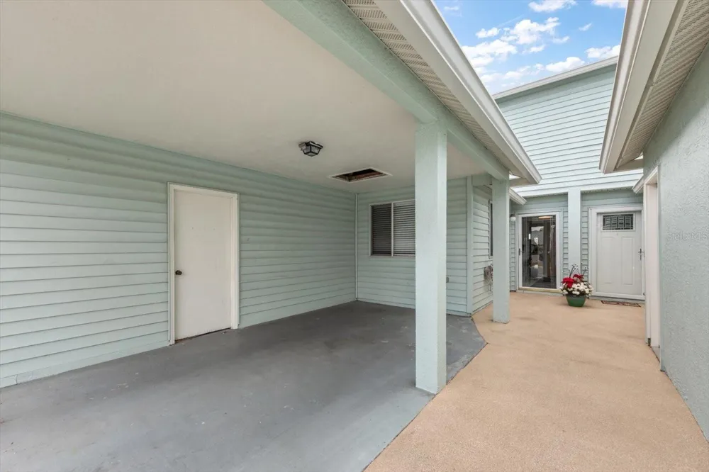 9434 TARA CAY COURT #25 Seminole, FL 33776