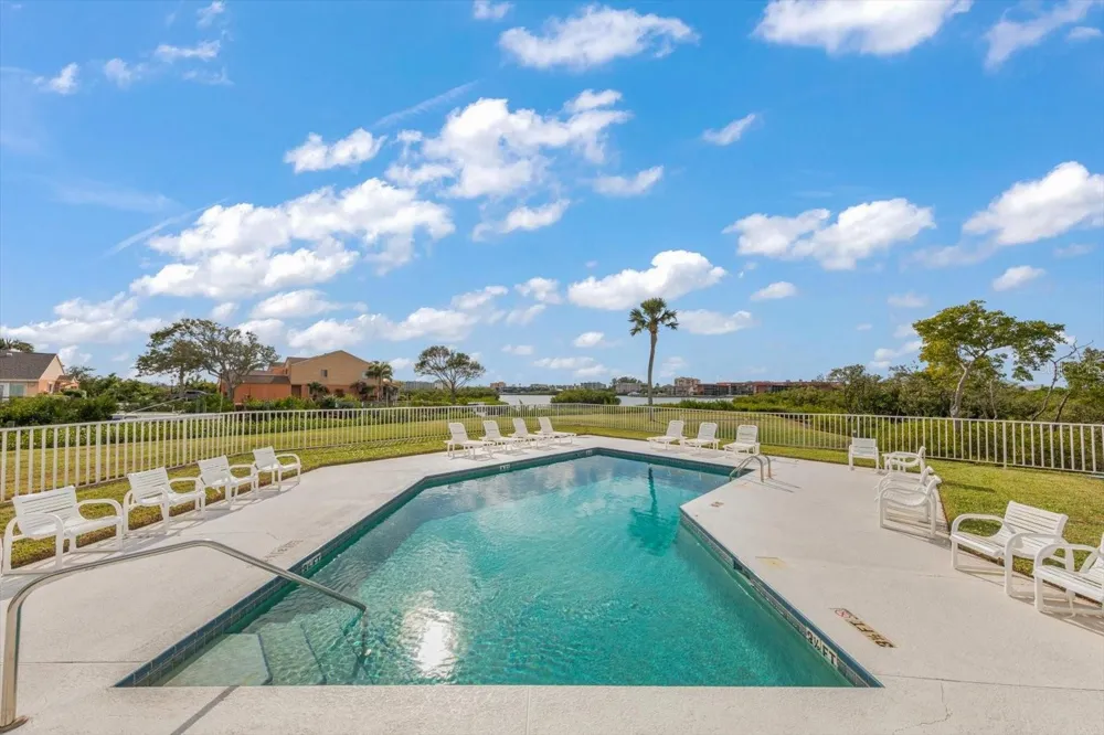 9434 TARA CAY COURT #25 Seminole, FL 33776