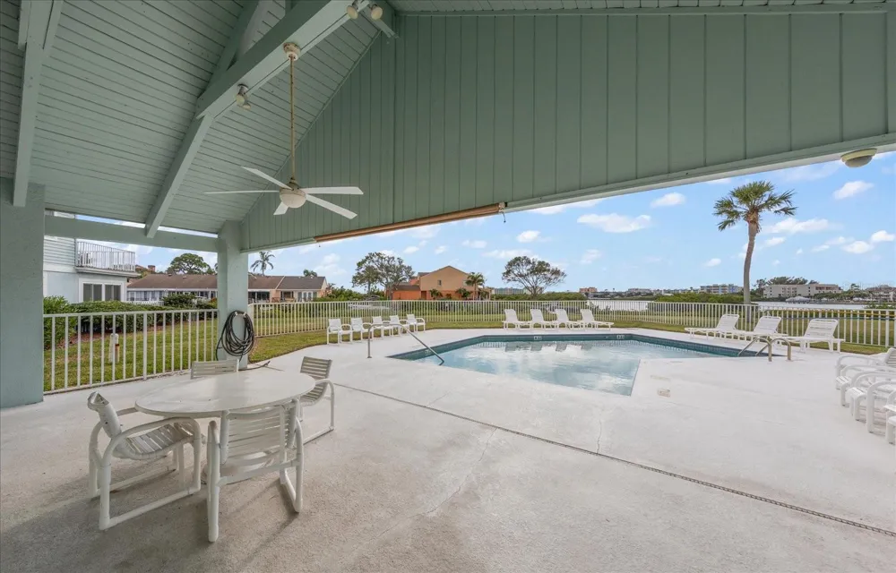 9434 TARA CAY COURT #25 Seminole, FL 33776