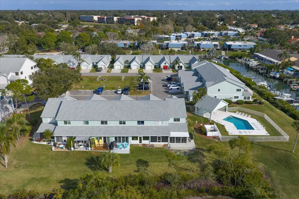9434 TARA CAY COURT #25 Seminole, FL 33776