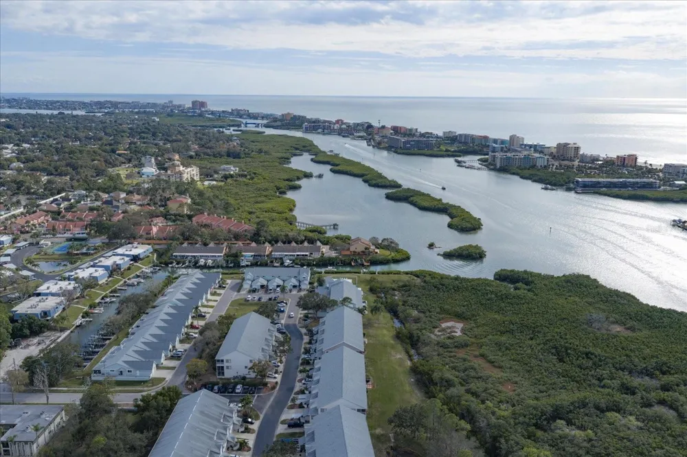 9434 TARA CAY COURT #25 Seminole, FL 33776
