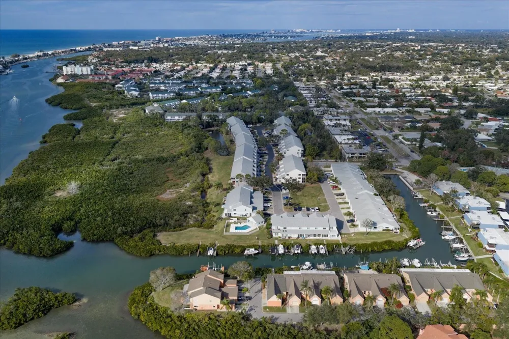 9434 TARA CAY COURT #25 Seminole, FL 33776