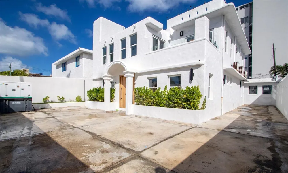 2071 CACIQUE STREET San Juan, PR 00911