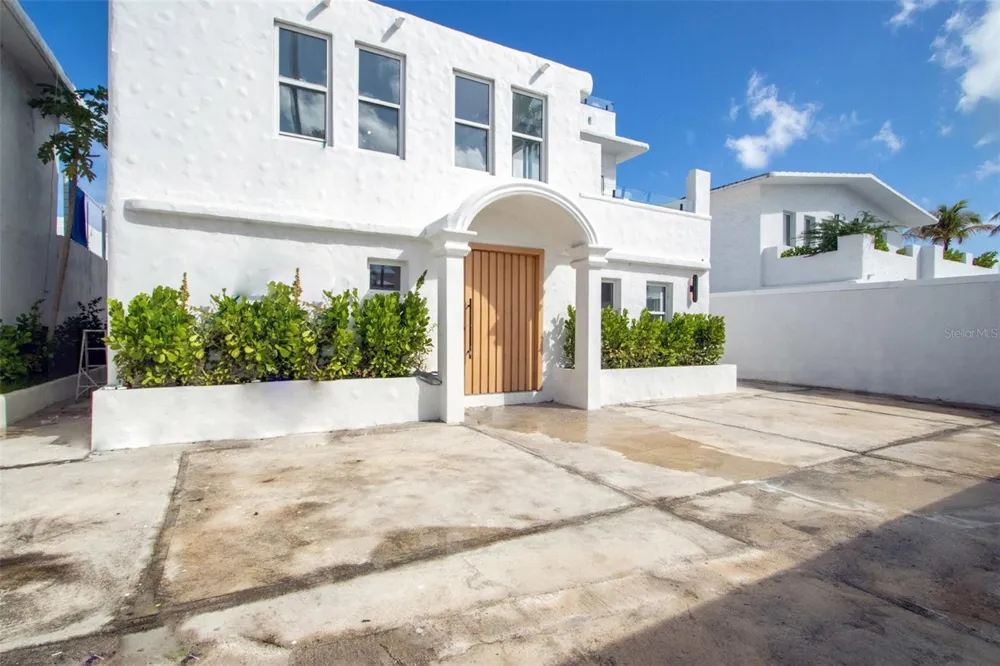 2071 CACIQUE STREET San Juan, PR 00911