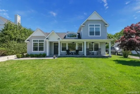 5415 Skunk Lane