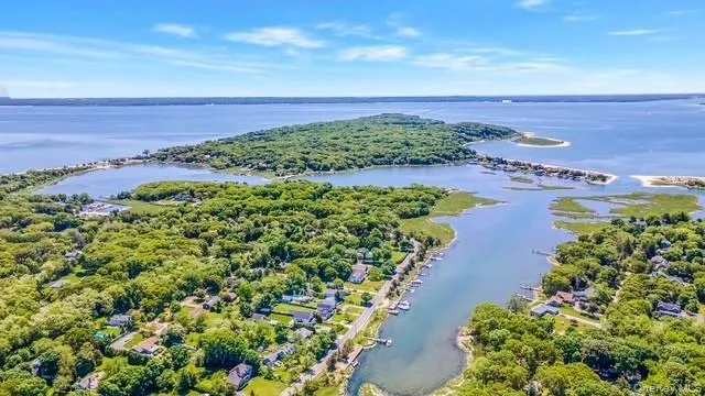 5415 Skunk Lane Cutchogue, NY 11935