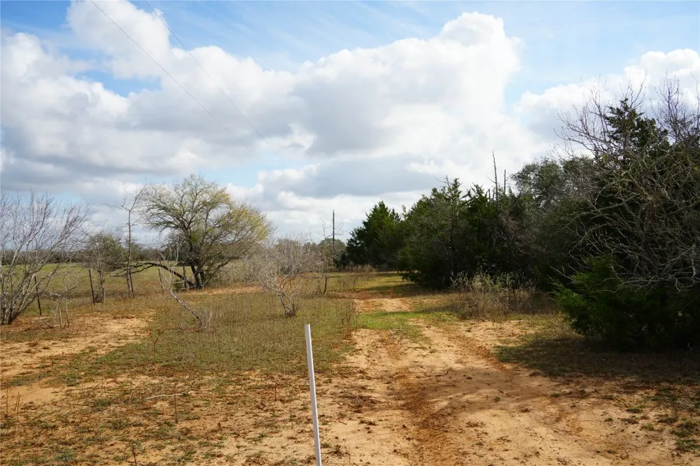 259 Meduna Road Smithville, TX 78957