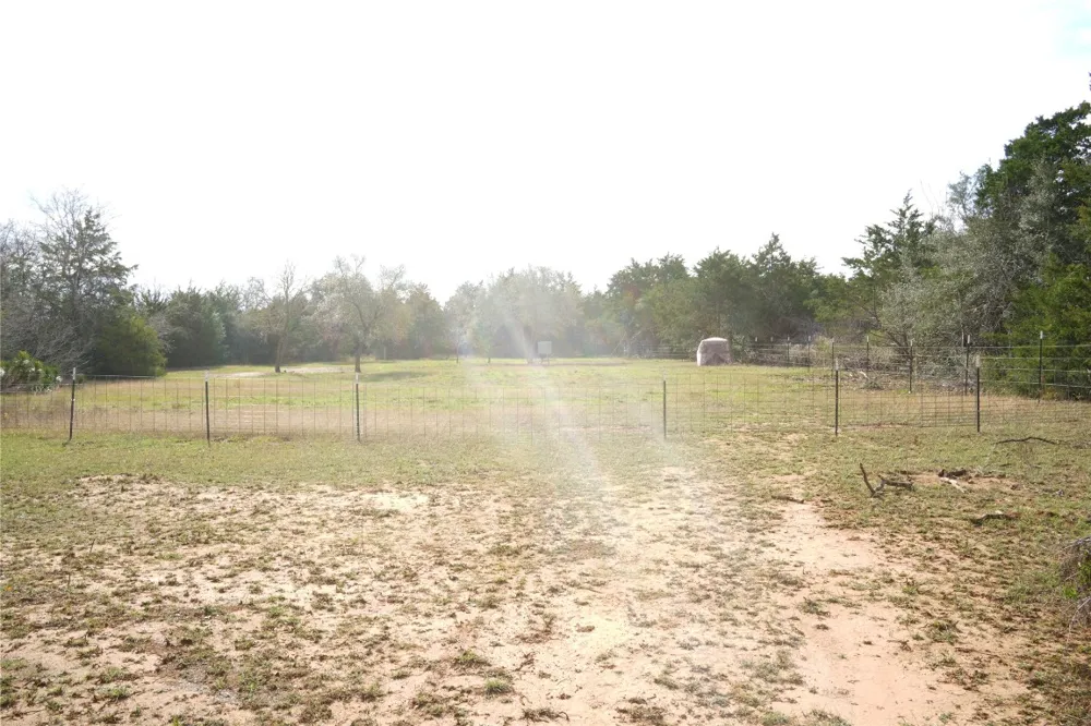 259 Meduna Road Smithville, TX 78957