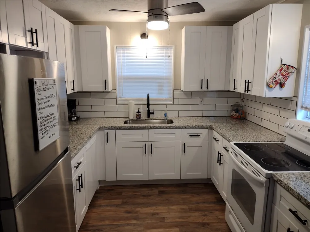 415 Seashell Drive Surfside Beach, TX 77541