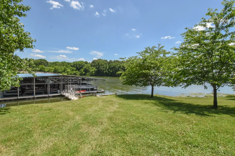 131 Lake Harbor Dr Hendersonville, TN 37075