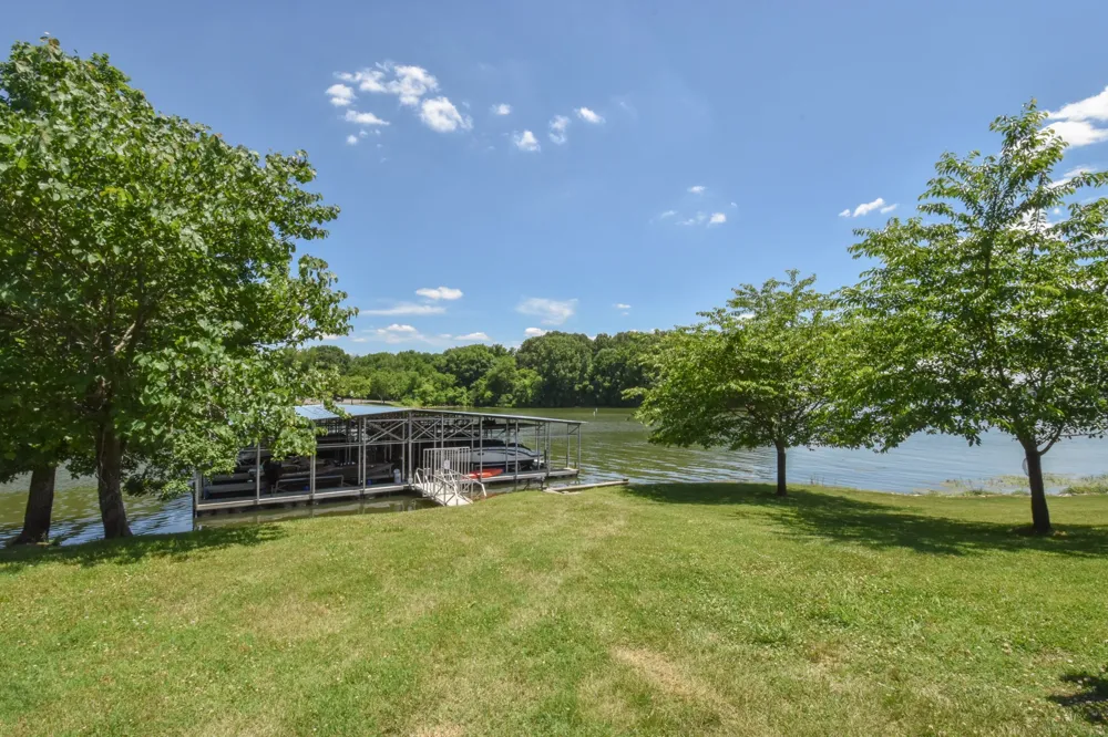 131 Lake Harbor Dr Hendersonville, TN 37075