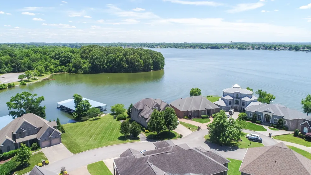 131 Lake Harbor Dr Hendersonville, TN 37075