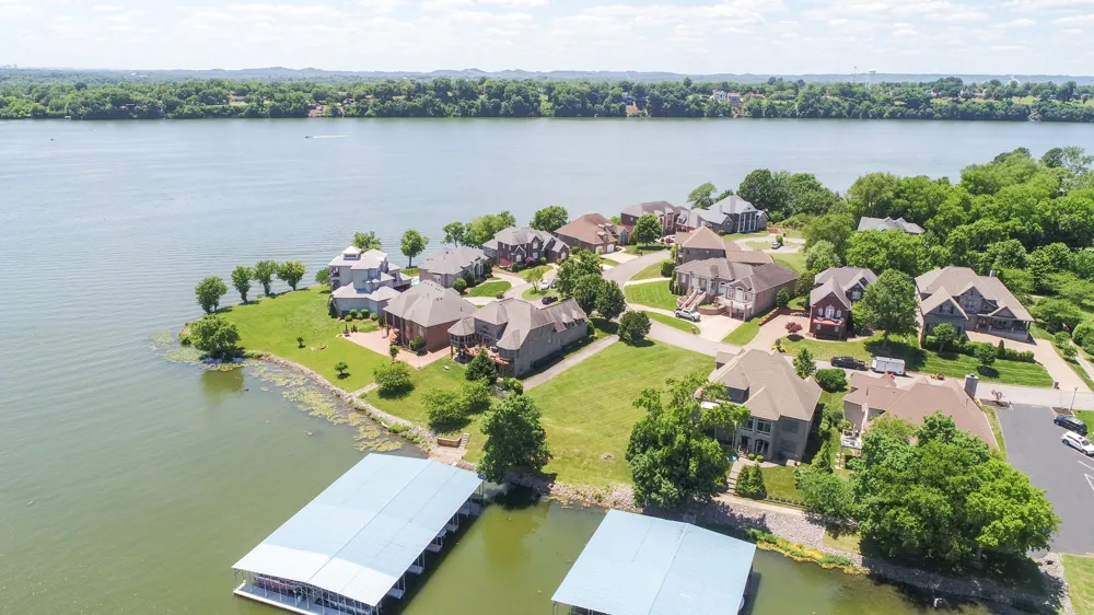 131 Lake Harbor Dr Hendersonville, TN 37075